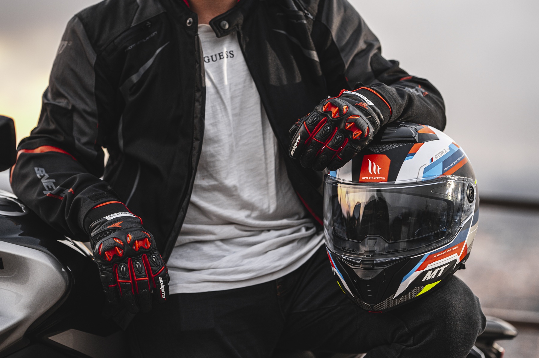 MT Helmets Atom 2-5509