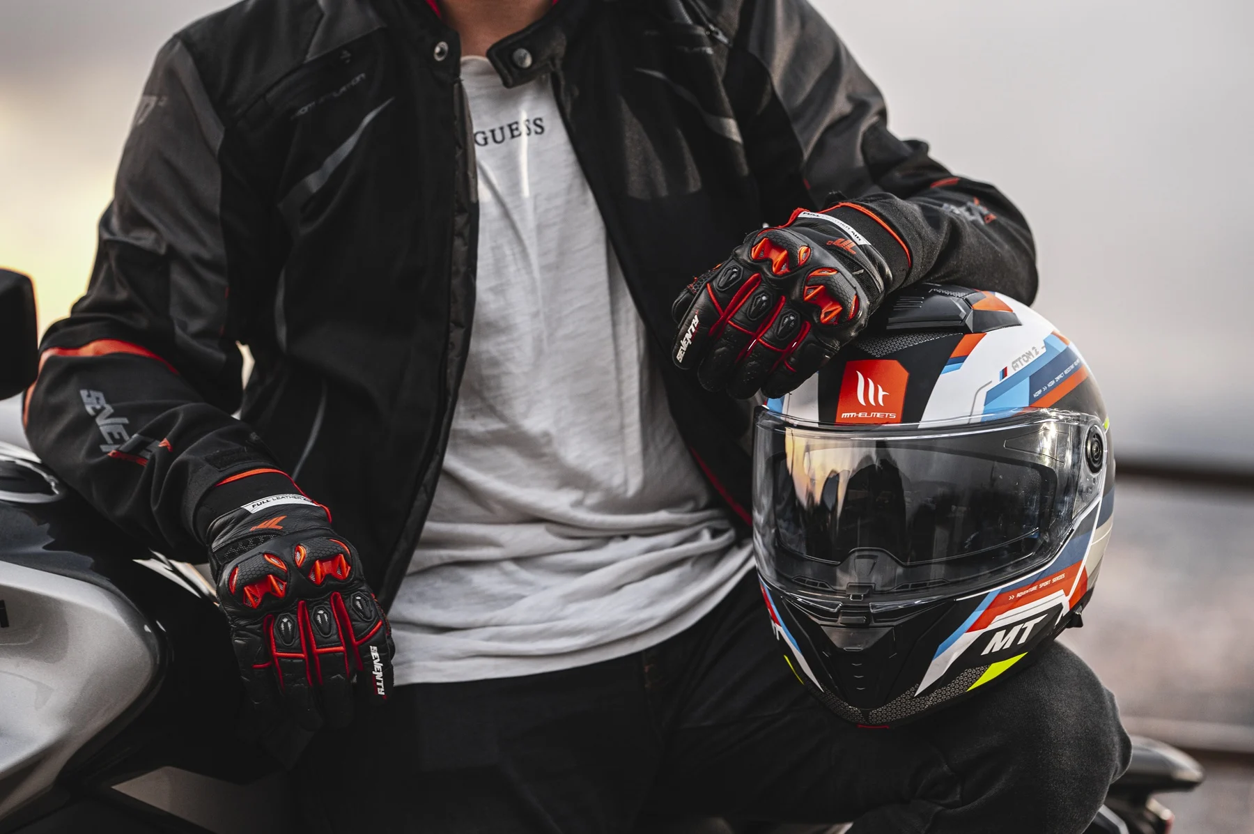 MT Helmets Atom 2-5509